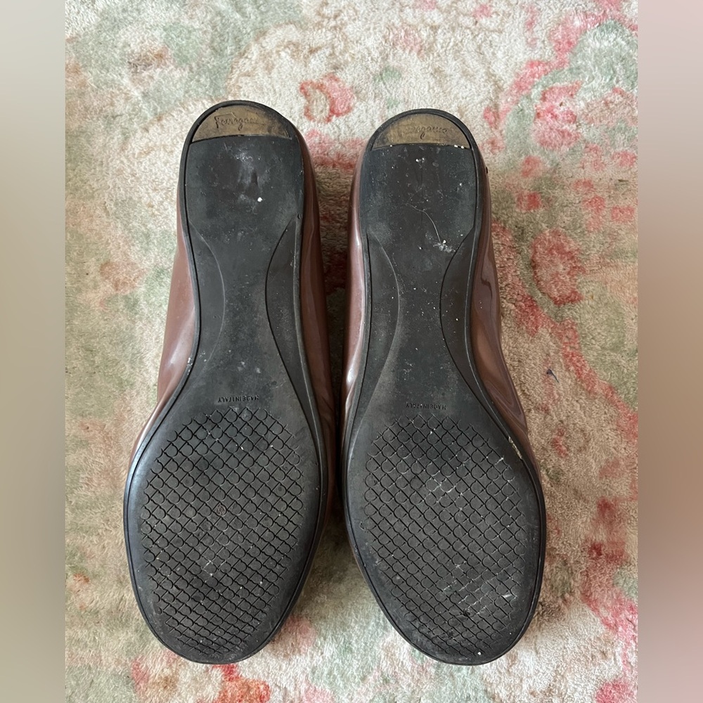 Salvatore Ferragamo Varina Flats – Brown Patent with Gold Buckle (7.5-8 W) - Picture 4 of 10